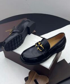 BOTTEGA VENETA LACELESS COOPERATE SHOE
